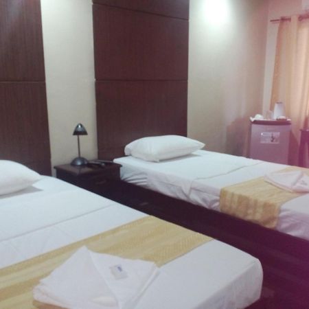 Manana Hotel Olongapo Zimmer foto